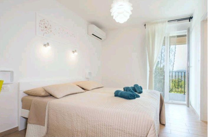 Image No.14-3 Bed Property for sale