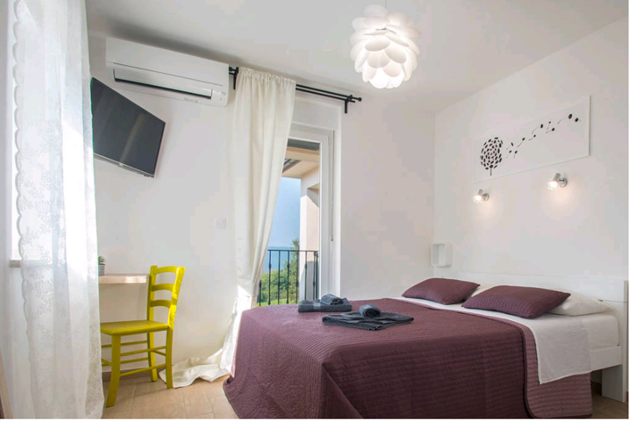 Image No.4-3 Bed Property for sale