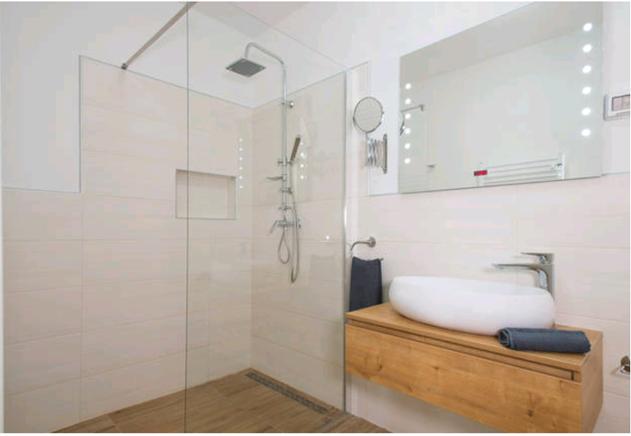 Image No.6-3 Bed Property for sale