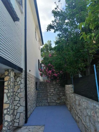 Image No.11-10 Bed Property for sale