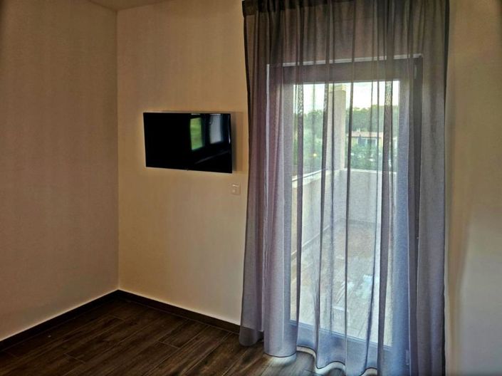 Image No.6-4 Bed Property for sale