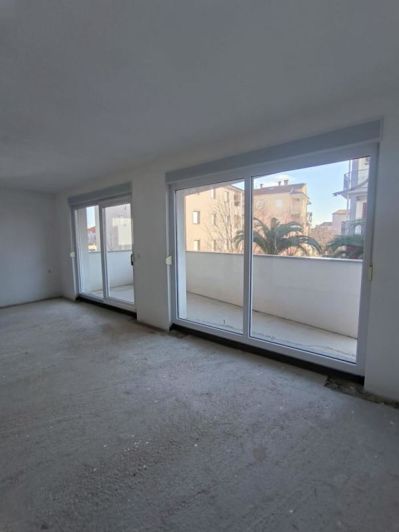 Image No.8-3 Bed Property for sale