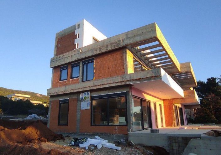 Image No.1-3 Bed Property for sale