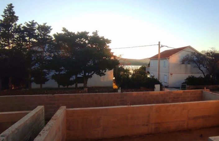 Image No.5-3 Bed Property for sale