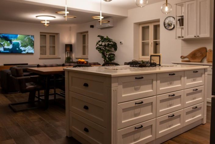 Image No.16-4 Bed Property for sale