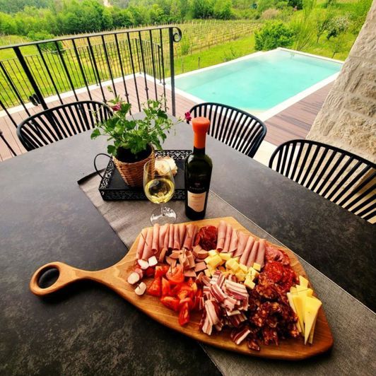 Image No.8-4 Bed Property for sale