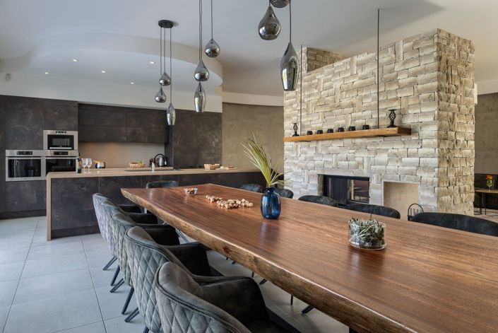 Image No.10-5 Bed Property for sale