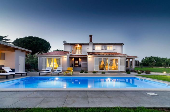 Image No.1-4 Bed Property for sale