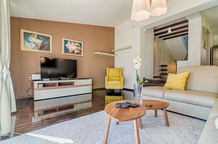 Image No.12-4 Bed Property for sale