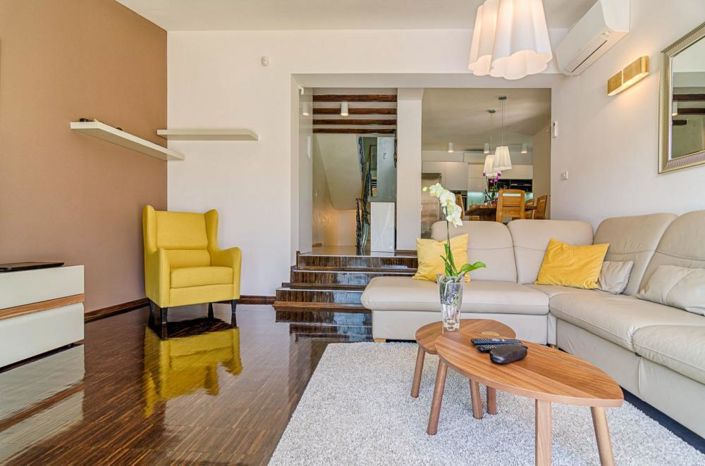 Image No.13-4 Bed Property for sale