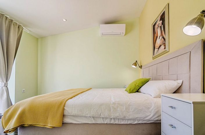 Image No.25-4 Bed Property for sale