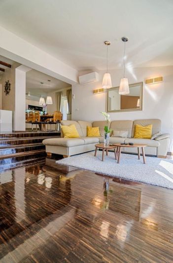 Image No.9-4 Bed Property for sale