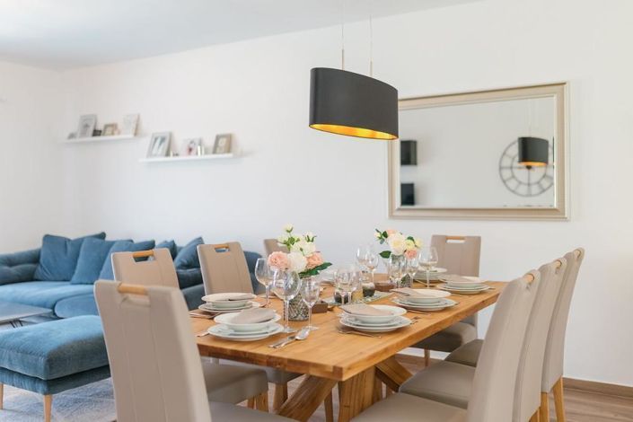 Image No.12-4 Bed Property for sale