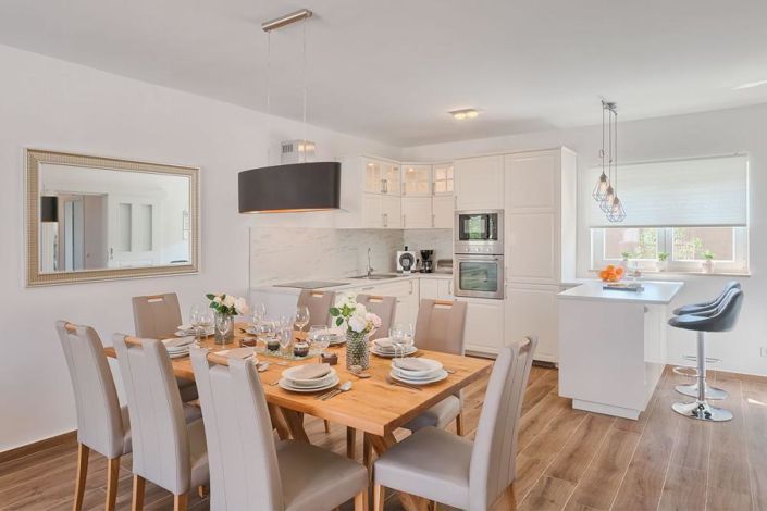 Image No.13-4 Bed Property for sale