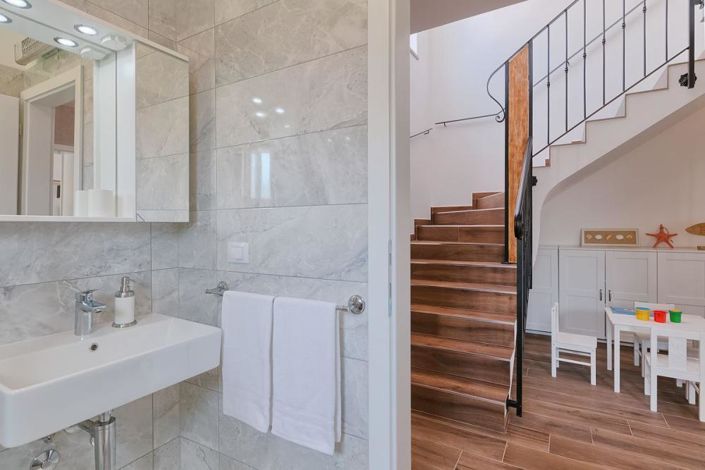 Image No.23-4 Bed Property for sale