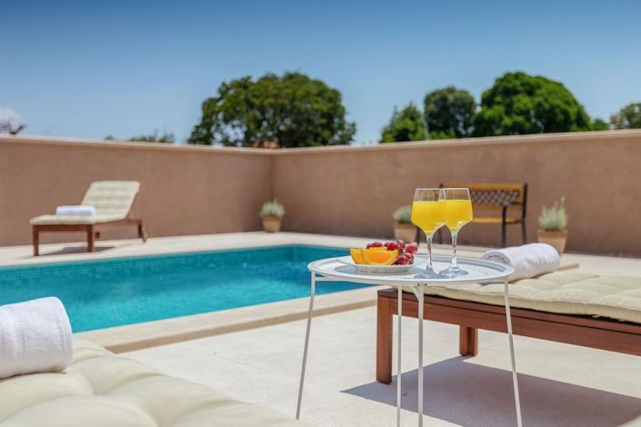 Image No.3-4 Bed Property for sale