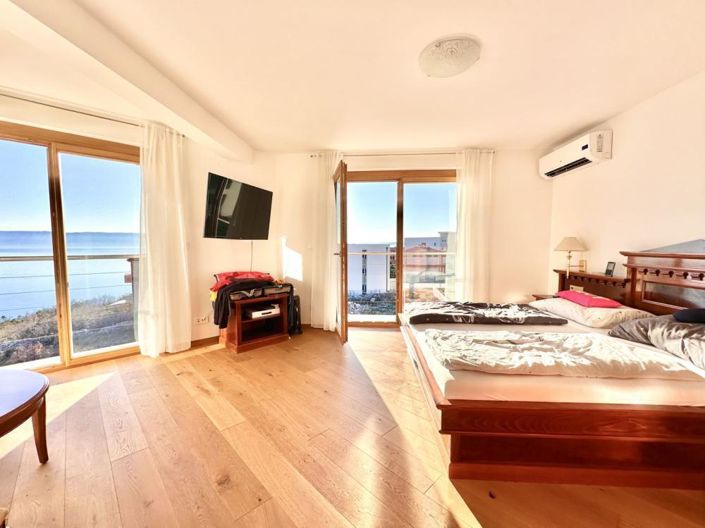 Image No.14-3 Bed Property for sale