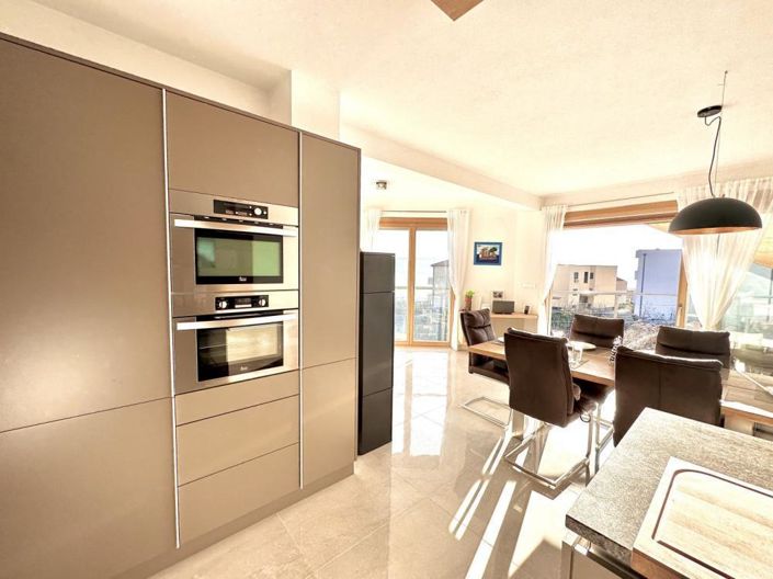 Image No.21-3 Bed Property for sale