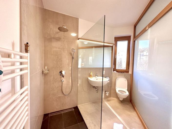 Image No.23-3 Bed Property for sale