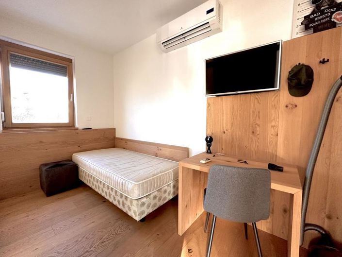 Image No.24-3 Bed Property for sale