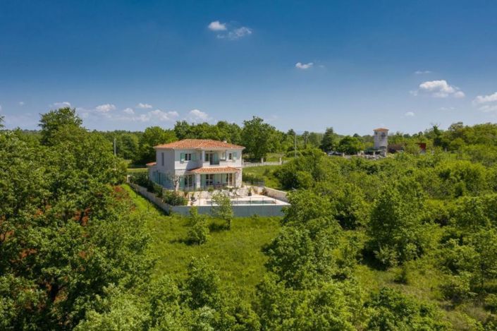 Image No.1-4 Bed Property for sale