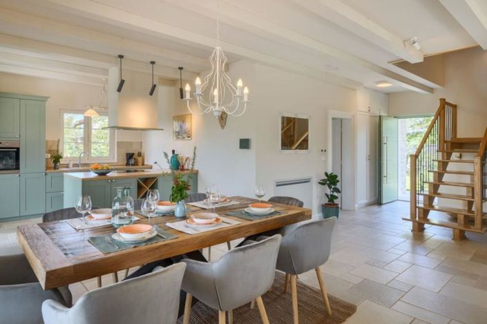 Image No.8-4 Bed Property for sale