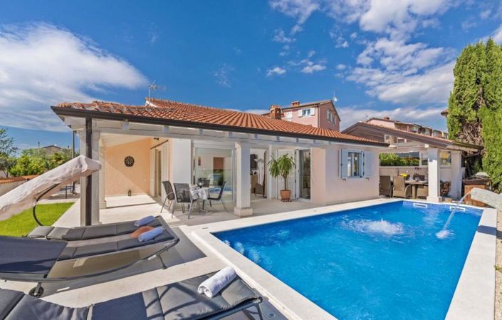 Image No.12-3 Bed Property for sale