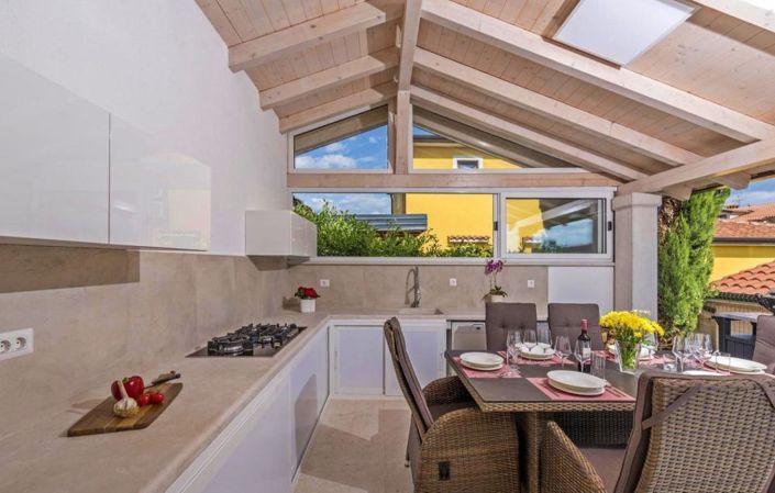 Image No.18-3 Bed Property for sale