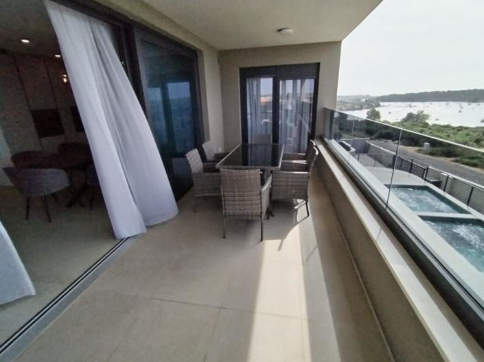 Image No.1-18 Bed Property for sale