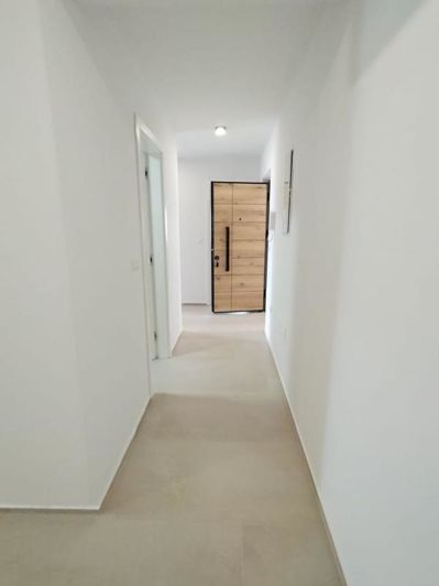 Image No.19-18 Bed Property for sale