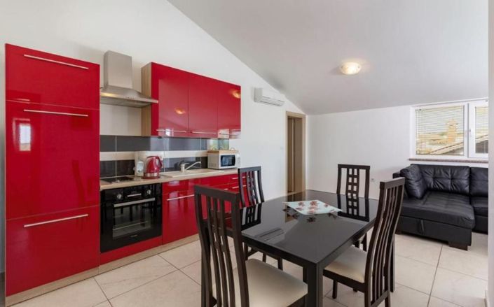 Image No.11-11 Bed Property for sale