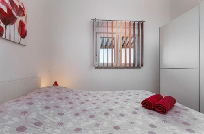 Image No.15-11 Bed Property for sale