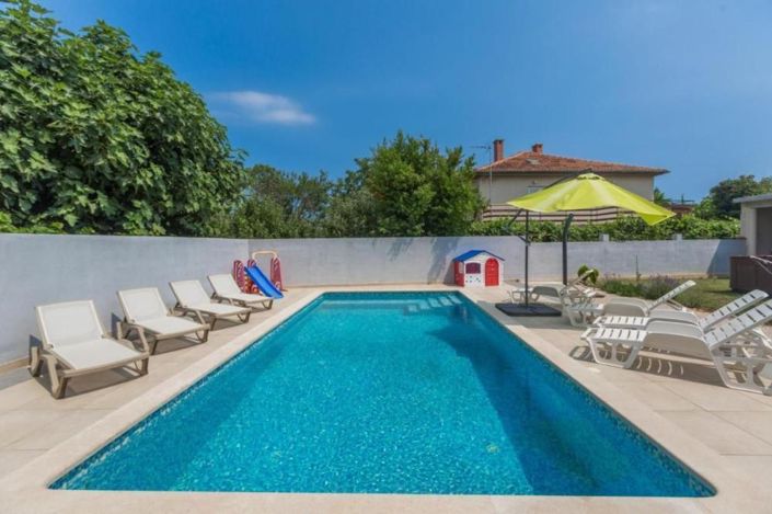 Image No.5-11 Bed Property for sale