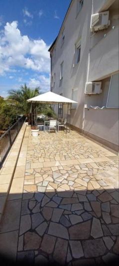 Image No.15-9 Bed Property for sale