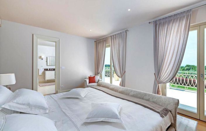 Image No.23-4 Bed Property for sale