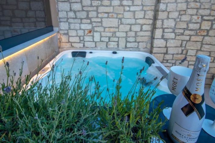 Image No.11-4 Bed Property for sale