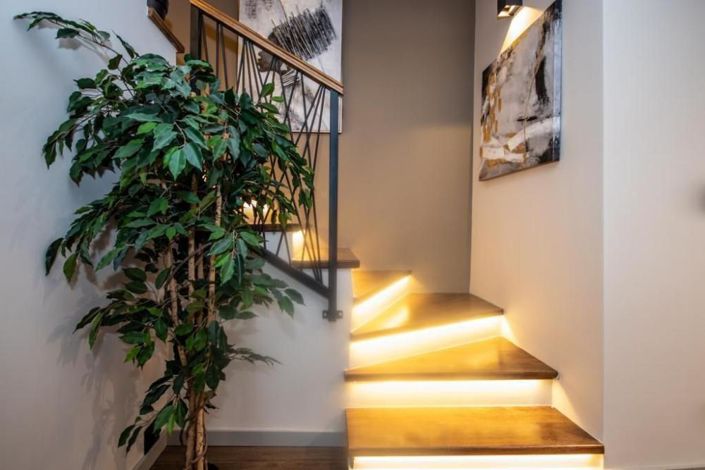 Image No.20-4 Bed Property for sale