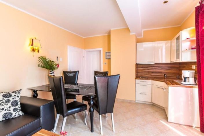 Image No.6-4 Bed Property for sale