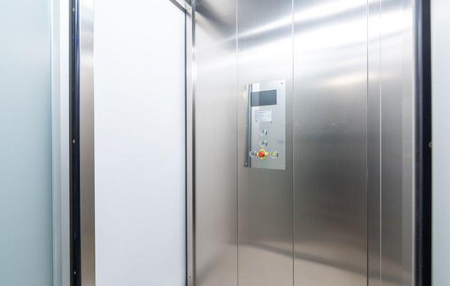 Image No.21-6 Bed Property for sale