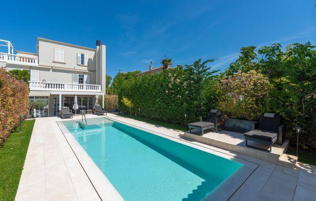 Image No.6-6 Bed Property for sale