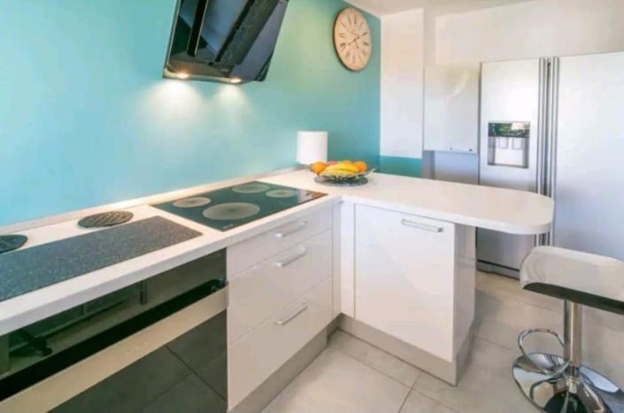 Image No.8-6 Bed Property for sale