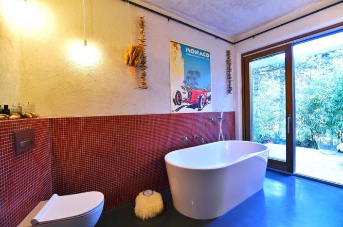 Image No.13-2 Bed Property for sale