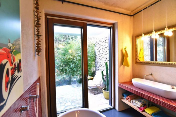 Image No.14-2 Bed Property for sale