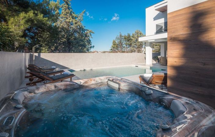 Image No.14-4 Bed Property for sale