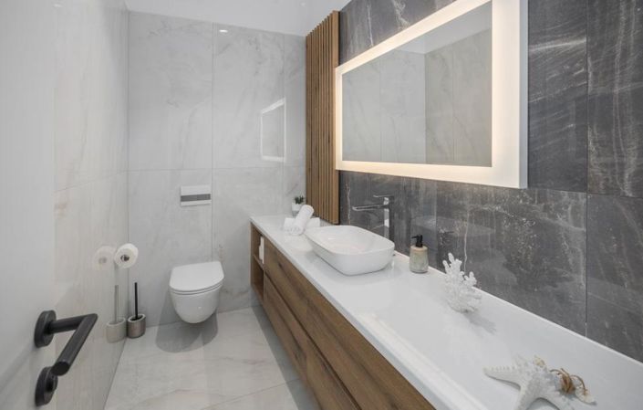 Image No.20-4 Bed Property for sale