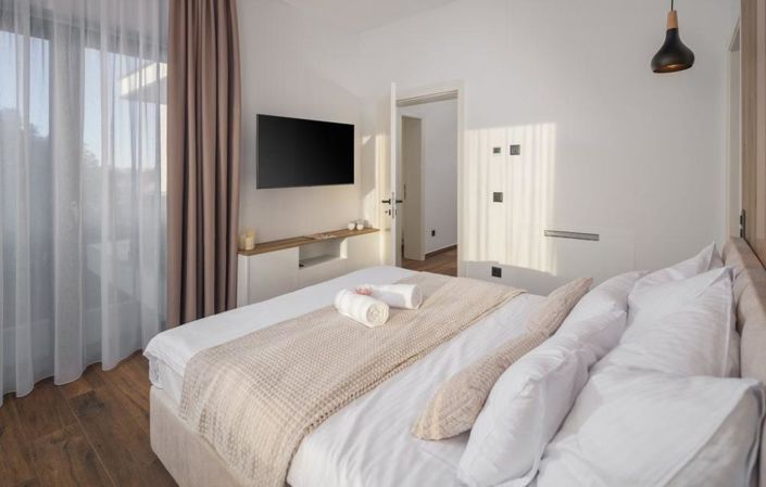 Image No.23-4 Bed Property for sale