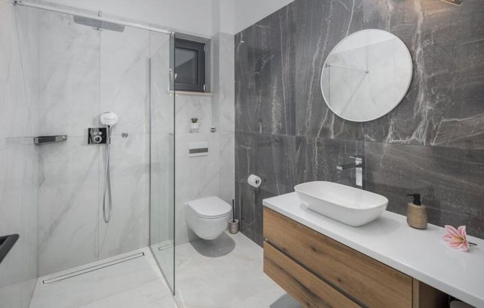 Image No.24-4 Bed Property for sale