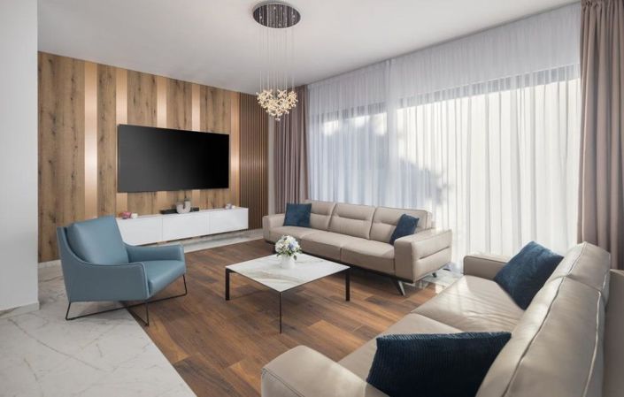 Image No.4-4 Bed Property for sale