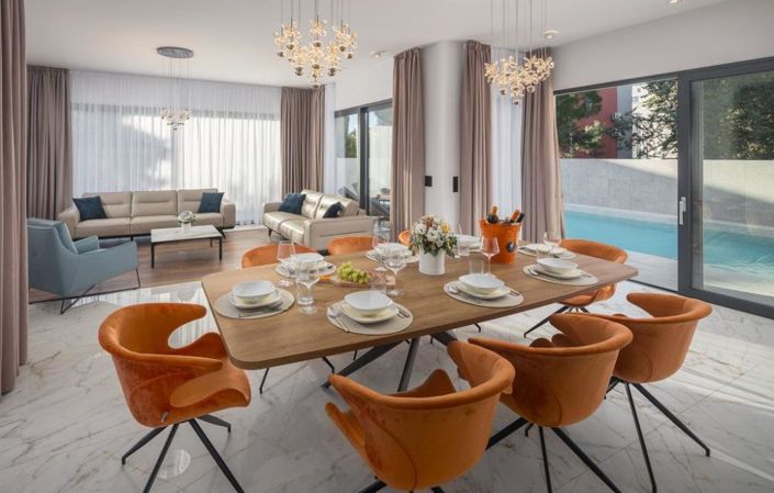 Image No.7-4 Bed Property for sale