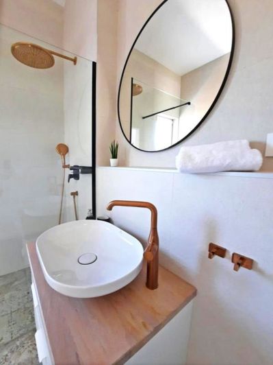 Image No.10-3 Bed Property for sale